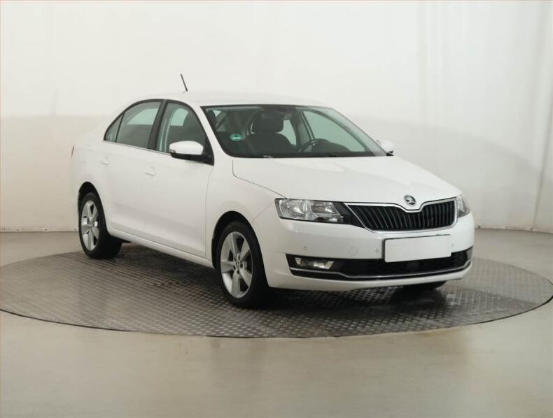 Škoda Rapid - hlavní foto