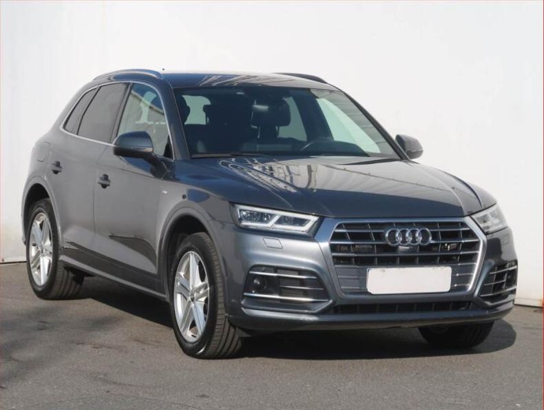 Audi Q5 - hlavní foto