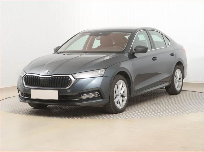 Škoda Octavia - hlavní fotka