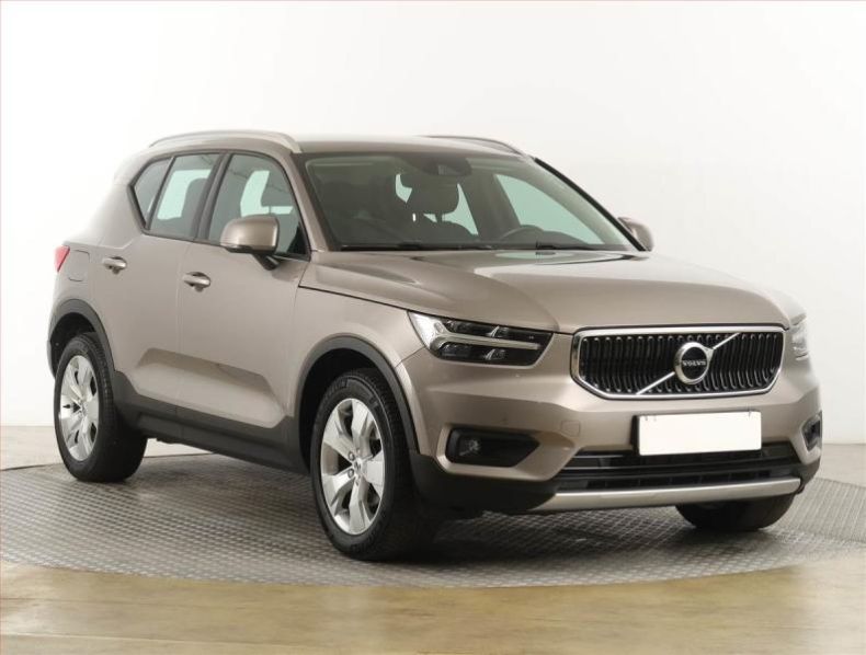 Volvo XC40 - hlavní foto