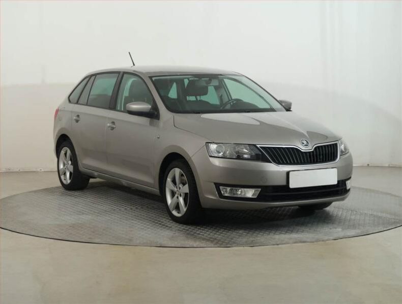 Škoda Rapid - hlavní fotka