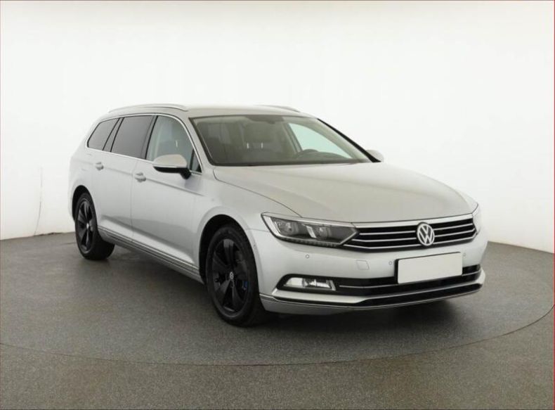 Volkswagen Passat - hlavní fotka inzerátu