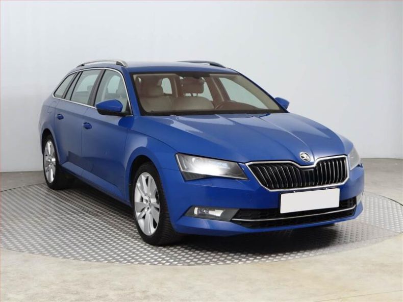 Škoda Superb - hlavní foto