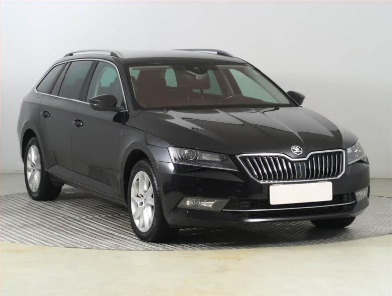 Škoda Superb - hlavní foto