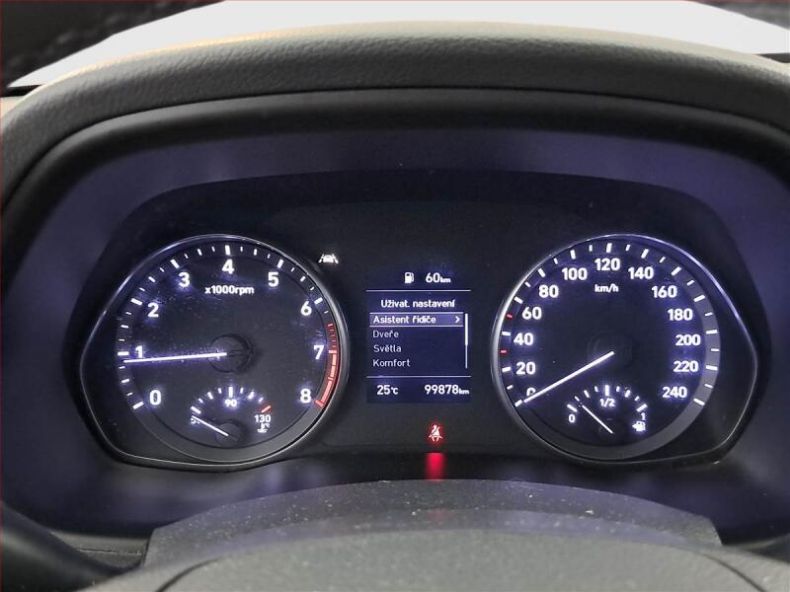Hyundai i30 - hlavní fotka