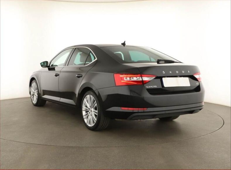 Škoda Superb - hlavní fotka