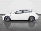 Tesla Model 3 - fotka číslo 2