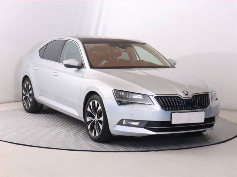 Škoda Superb - hlavní foto