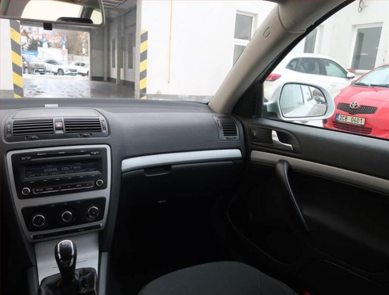 Škoda Octavia - hlavní fotka