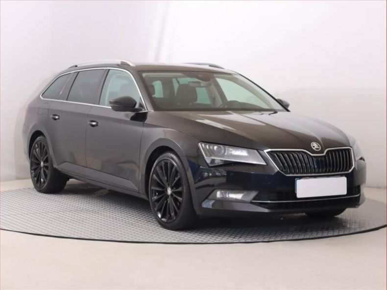 Škoda Superb - hlavní foto