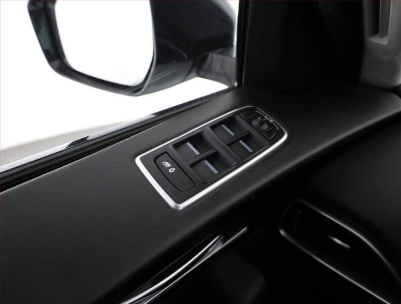 Jaguar F-Pace - hlavní fotka