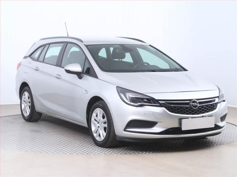 Opel Astra - hlavní foto