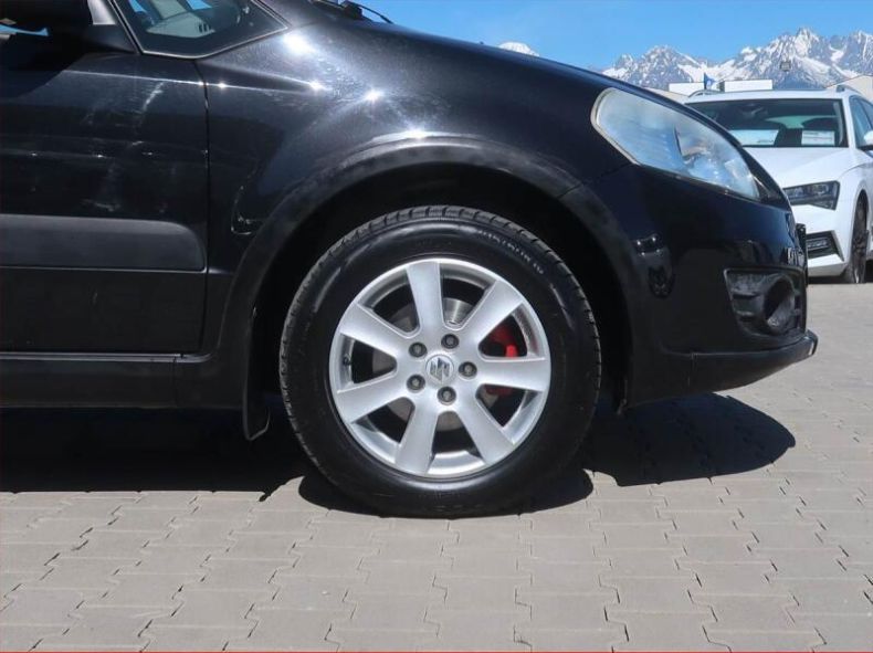 Suzuki SX4 - hlavní fotka