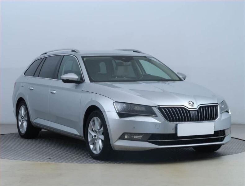 Škoda Superb - hlavní foto