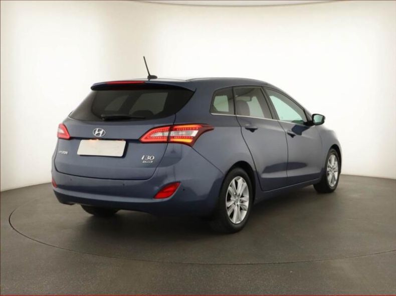 Hyundai i30 - hlavní fotka