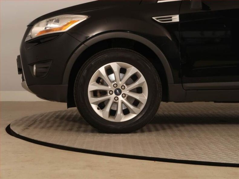 Ford Kuga - hlavní fotka