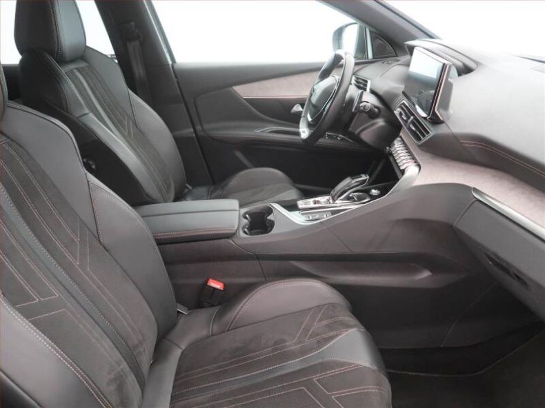 Peugeot 3008 - hlavní fotka