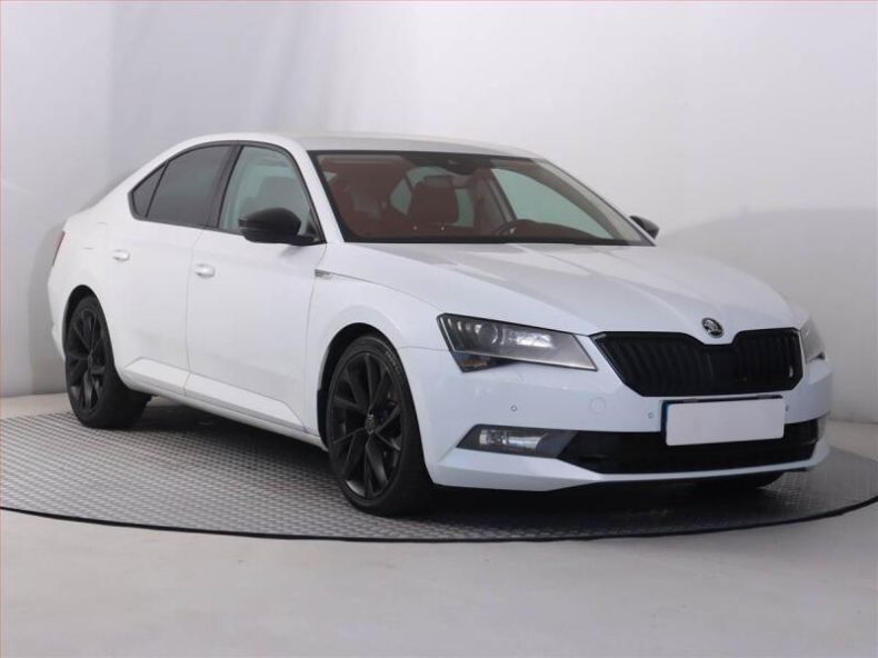 Škoda Superb - hlavní foto