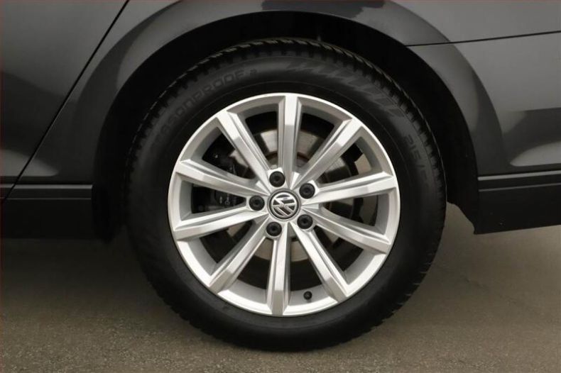 Volkswagen Passat - hlavní fotka