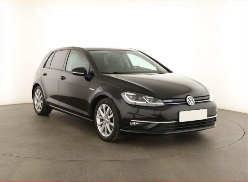 Volkswagen Golf - hlavní foto