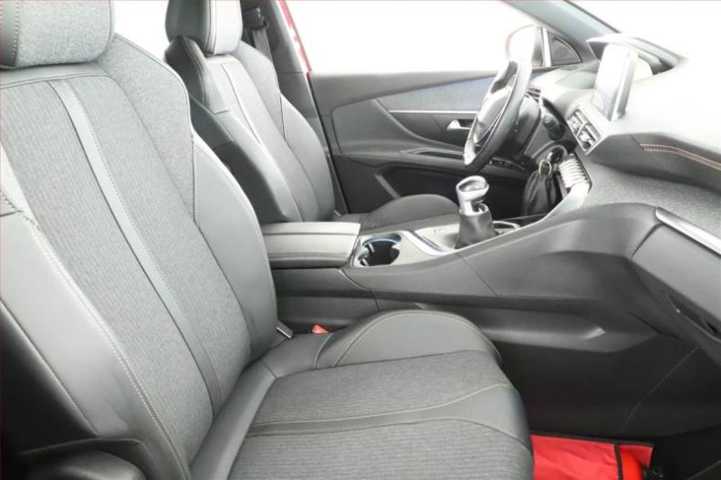 Peugeot 5008 - hlavní fotka