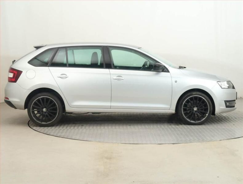 Škoda Rapid - hlavní fotka