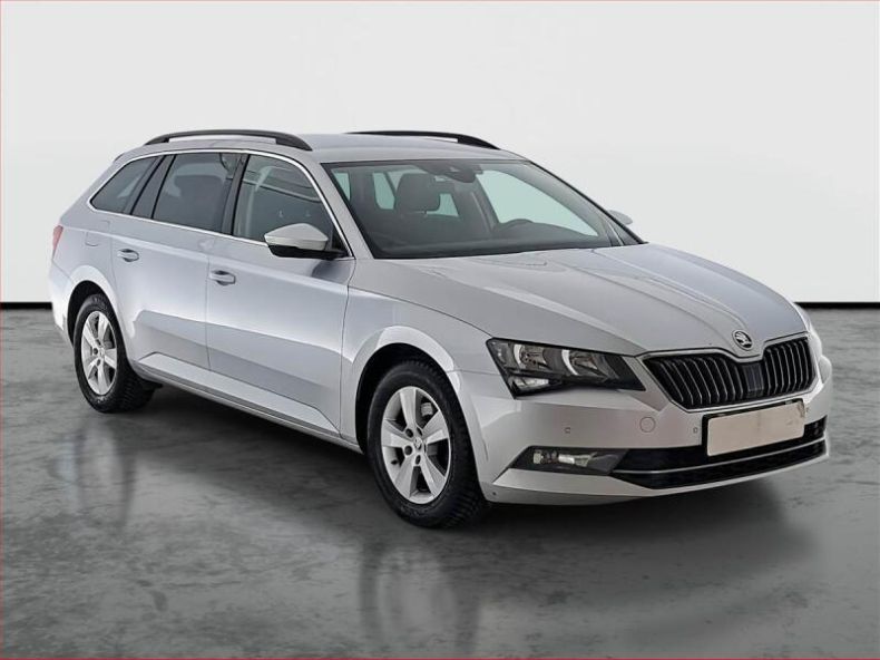 Škoda Superb - hlavní foto