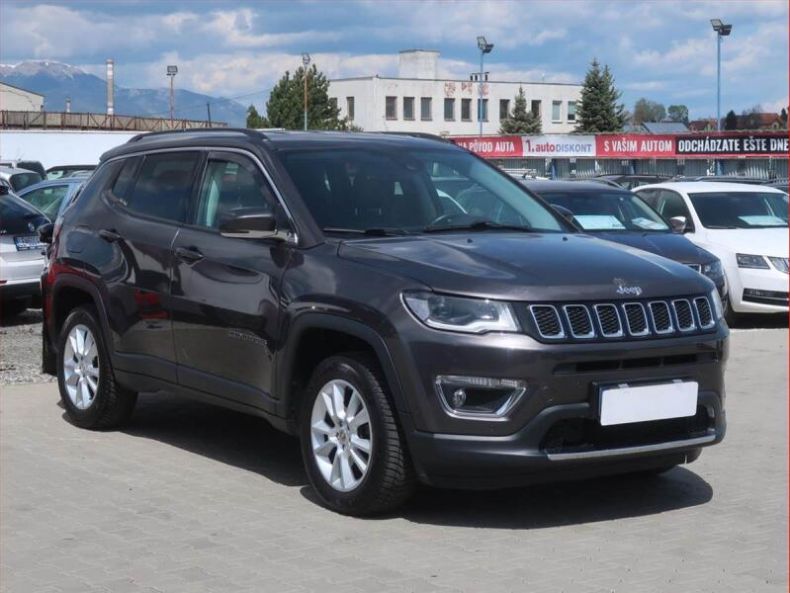 Jeep Compass - hlavní foto