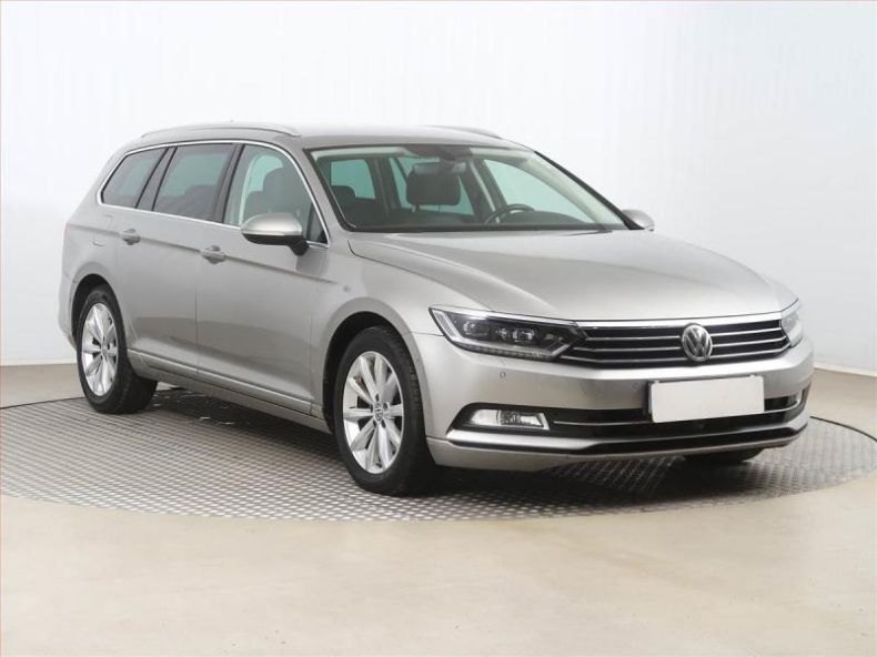 Volkswagen Passat - hlavní foto