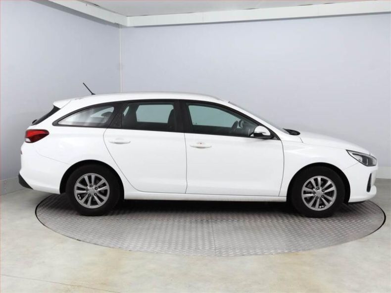 Hyundai i30 - hlavní fotka