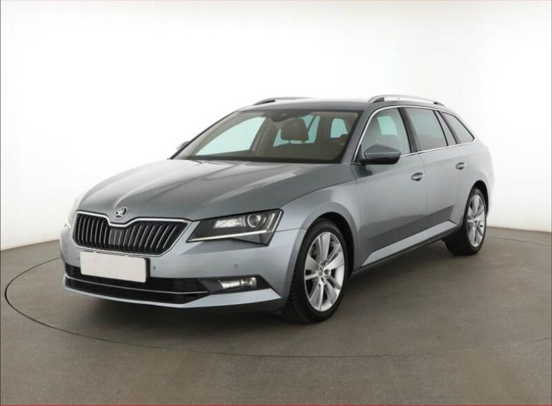 Škoda Superb - hlavní fotka