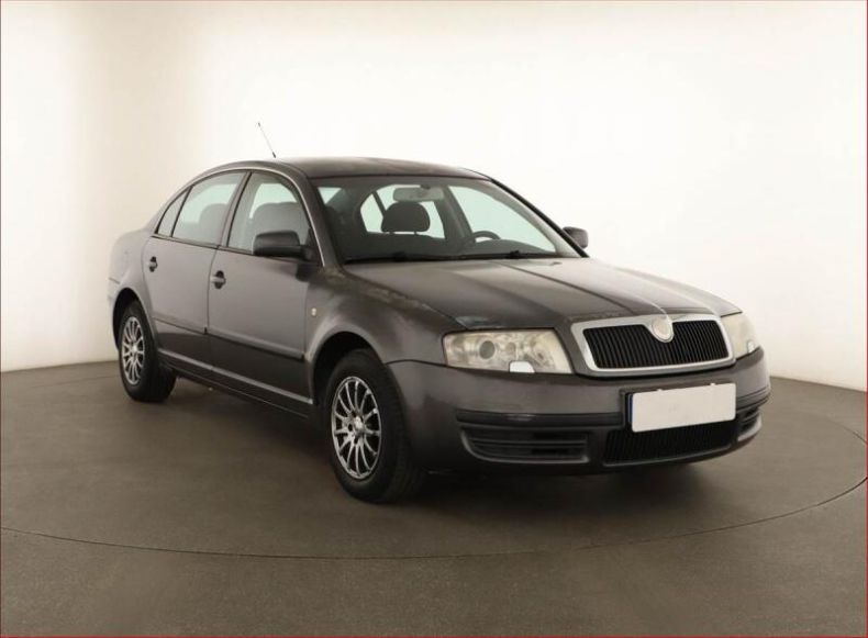 Škoda Superb - hlavní foto