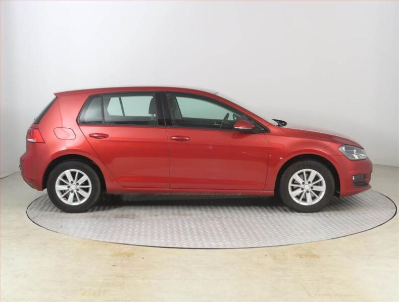 Volkswagen Golf - hlavní fotka