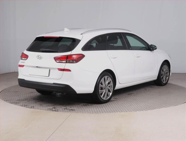 Hyundai i30 - hlavní fotka