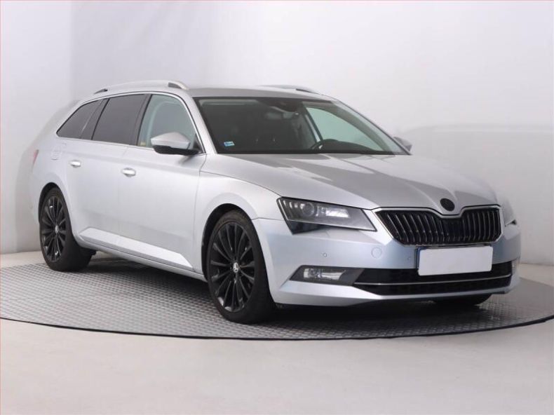 Škoda Superb - hlavní foto