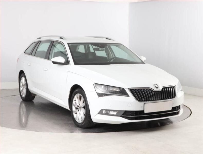 Škoda Superb - hlavní foto