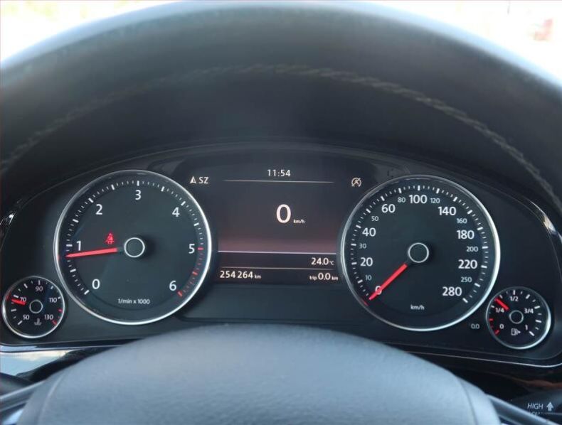 Volkswagen Touareg - hlavní fotka