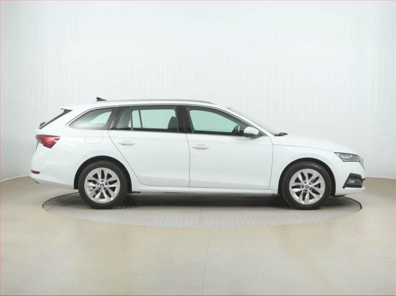Škoda Octavia - hlavní fotka