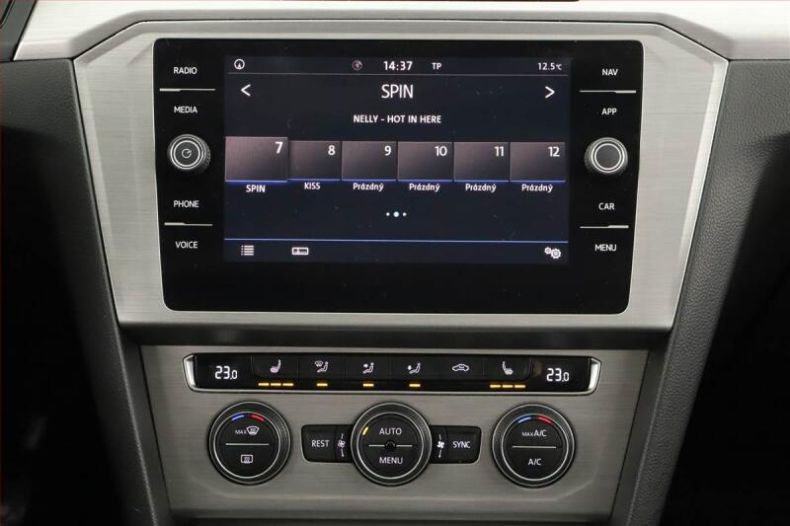 Volkswagen Passat - hlavní fotka