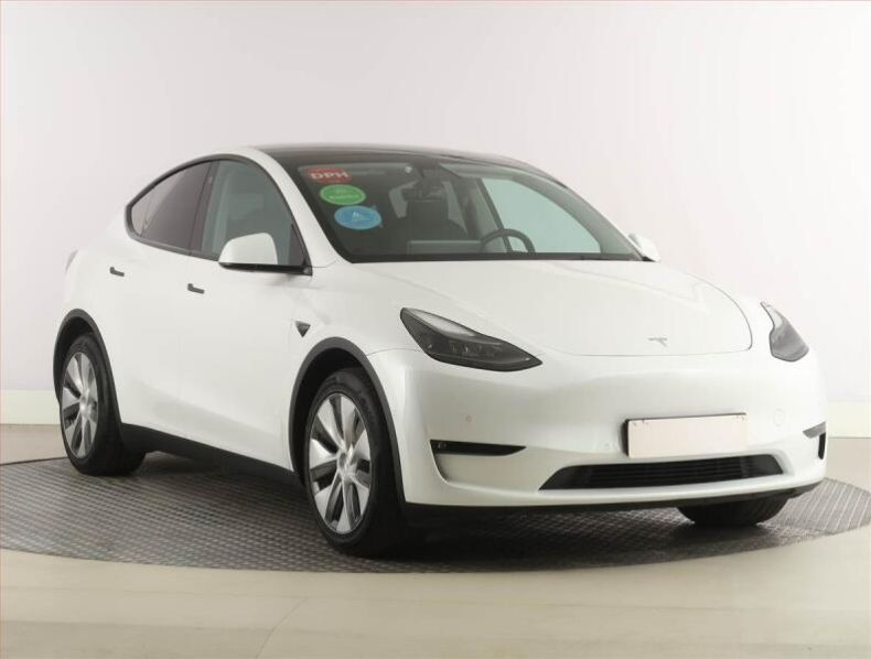 Tesla Model Y - hlavní fotka inzerátu