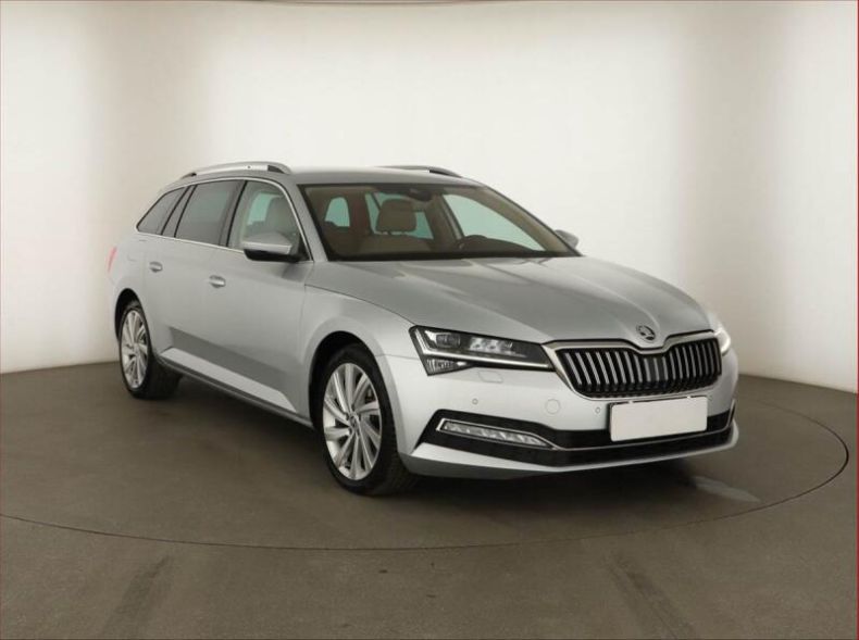 Škoda Superb - hlavní foto