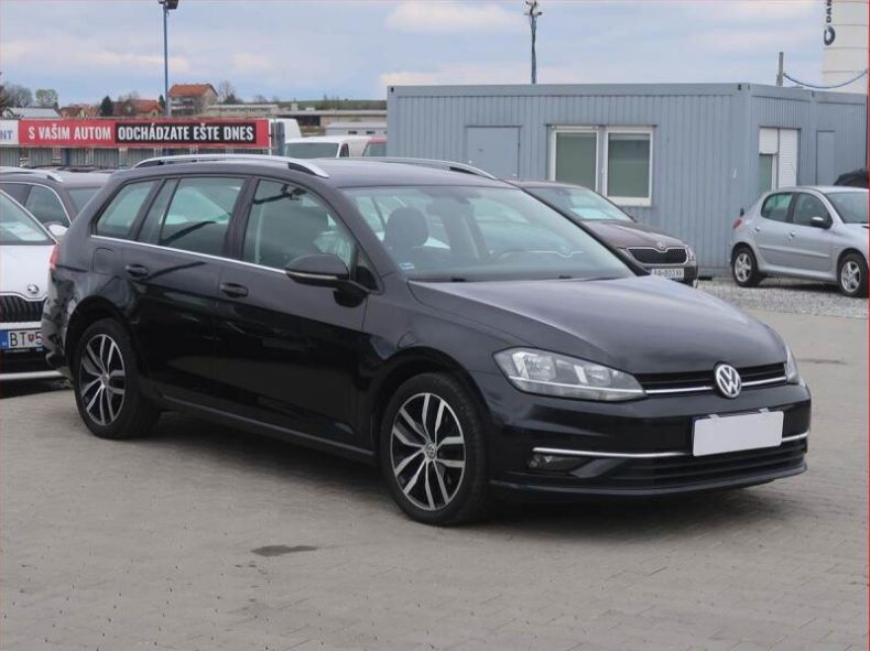 Volkswagen Golf - hlavní foto