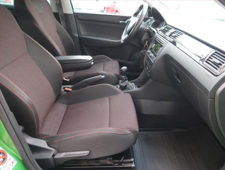 Škoda Rapid - hlavní fotka