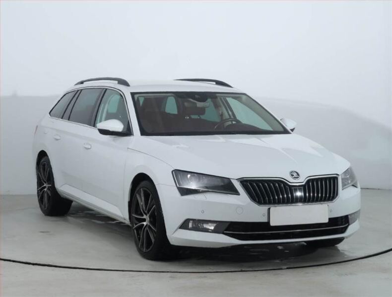 Škoda Superb - hlavní foto