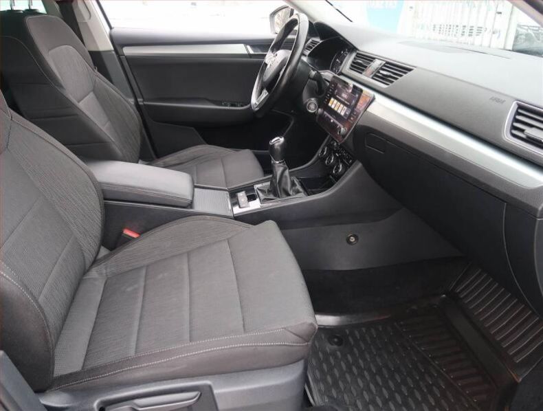 Škoda Superb - hlavní fotka