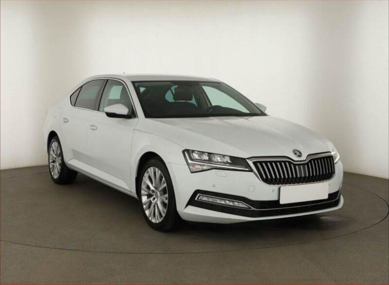 Škoda Superb - hlavní foto