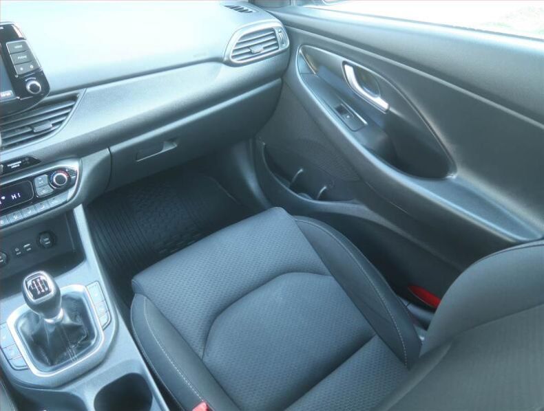 Hyundai i30 - hlavní fotka