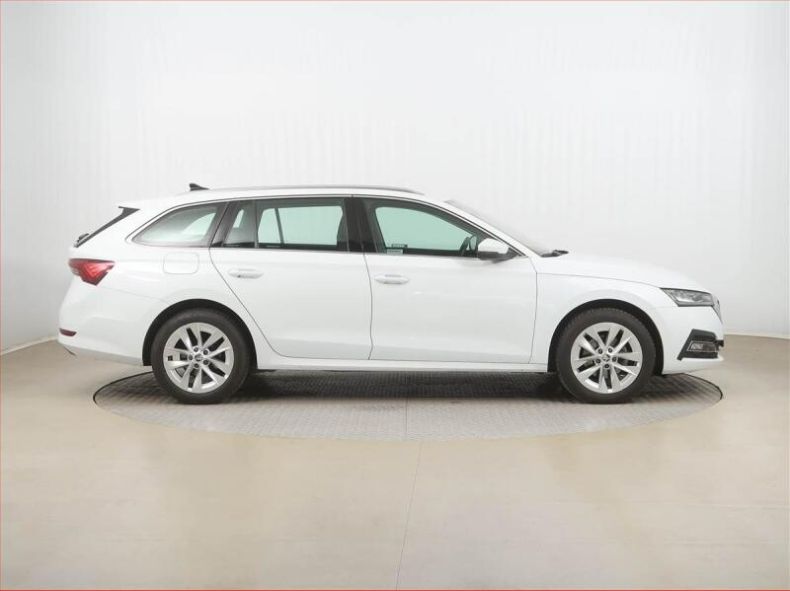 Škoda Octavia - hlavní fotka