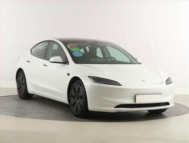 Tesla Model 3 - hlavní fotka inzerátu
