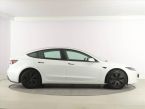 Tesla Model 3 - fotka číslo 5